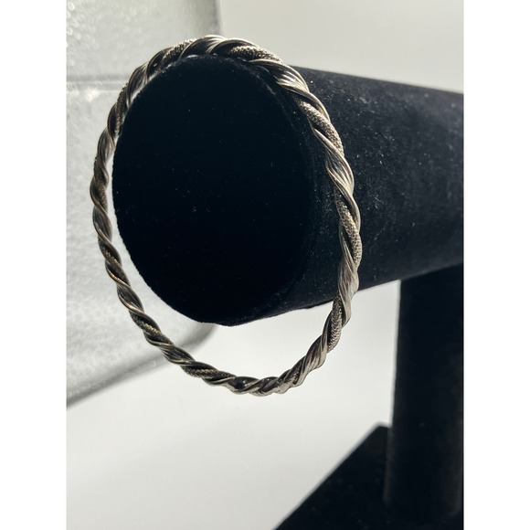 Vintage 2 Texture Silver-Tone Rope Style Bangle 2.75 Inch Around Bracelet! - Picture 7 of 9